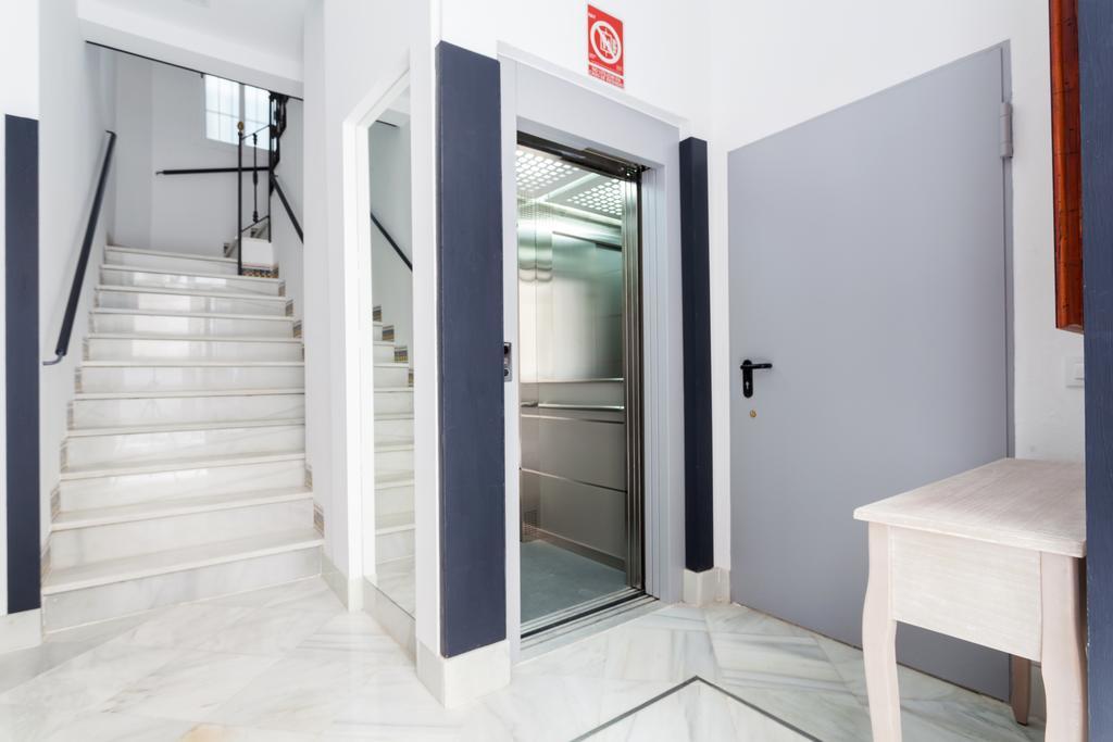 Hostly Acetres 2a-penthouse In Center-fibre-parking Opt Appartement Sevilla