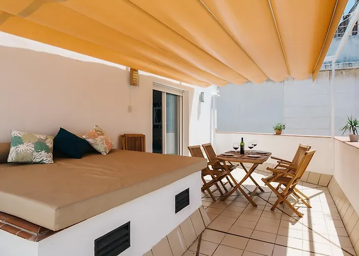 Hostly Acetres 2A-Penthouse In City Center-Fibre-Parking Opt